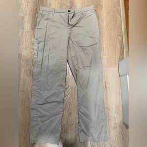 Croft & Barrow Men's Khaki Chinos